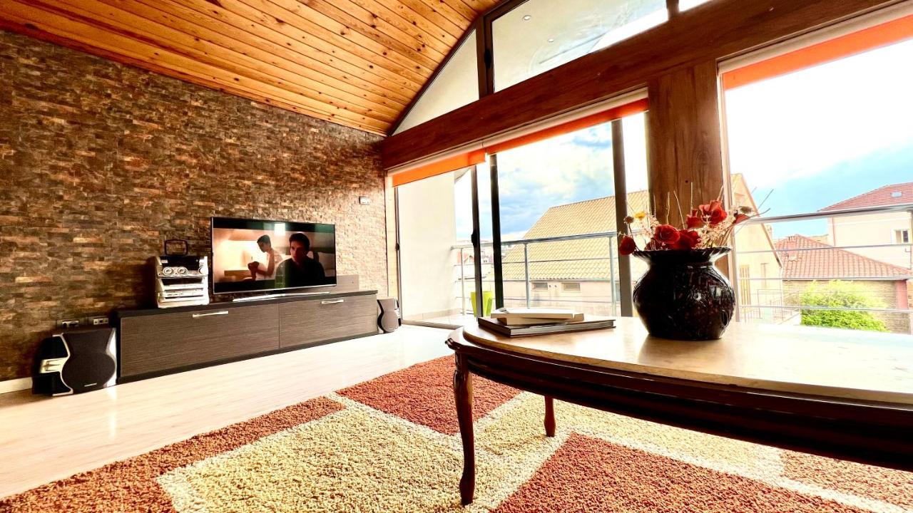 Apartment Ora *